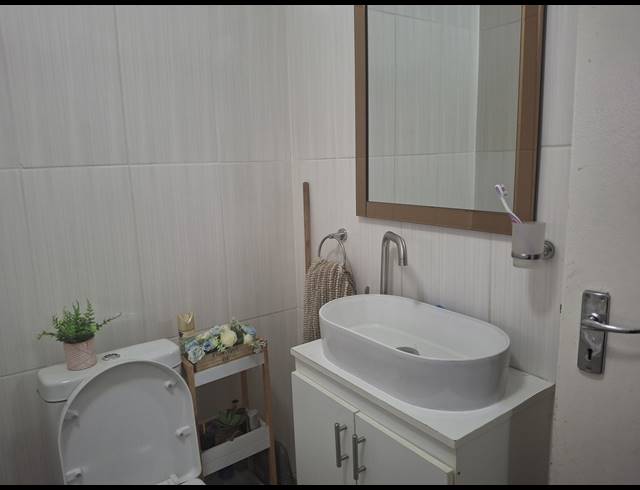 2 BEDROOM APARTMENT FOR SALE IN COMMERCIA